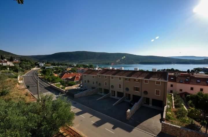 Panorama Sunset Apartments Црес Экстерьер фото